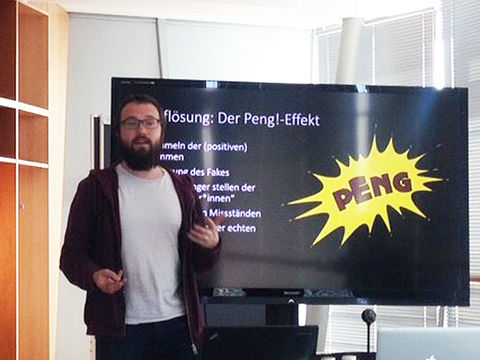 peng!-Leiter Jean Peters erarbeitete mit Studierenden Web-Kampagnen für sozial engagiertes Storytelling